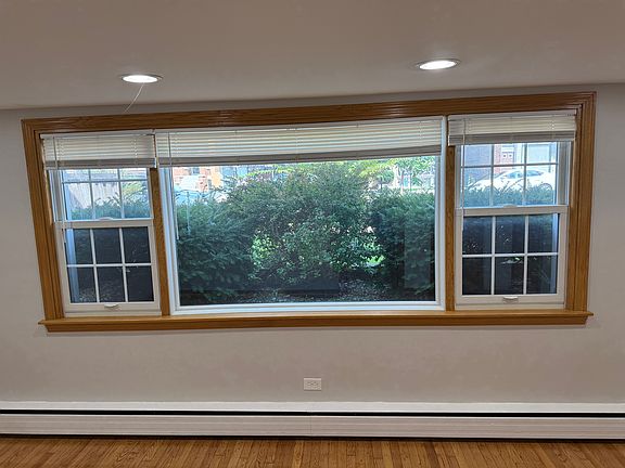 4th image of 5807 W Addison St #G