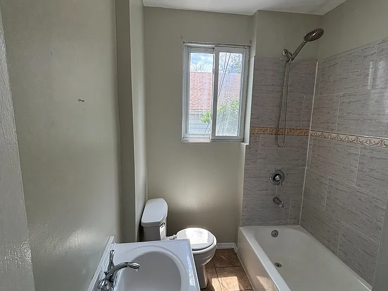 27-29 N Munn Ave #2 — Photo 7