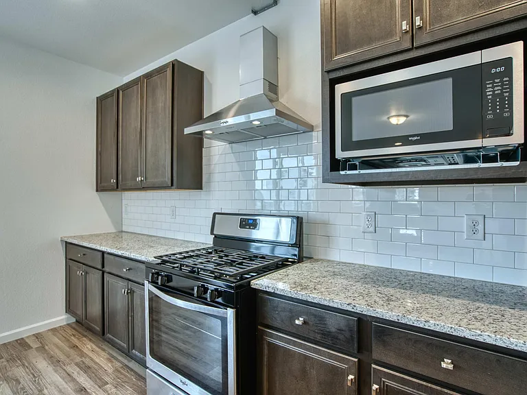 14693 Guernsey Dr — Photo 9