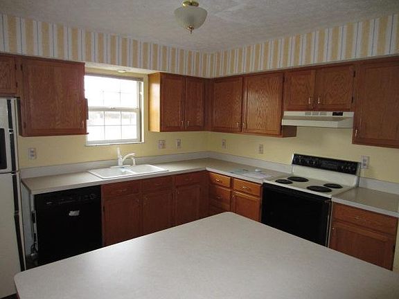 3rd image of 12162 Derby Ct