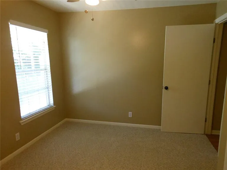 2516 Enfield Rd #201 — Photo 11