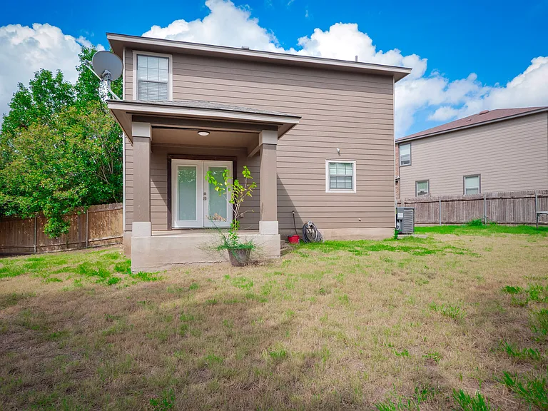 141 Clover Cv — Photo 41