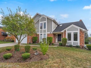 2793 Steamboat Springs Dr, Rochester Hills, MI 48309