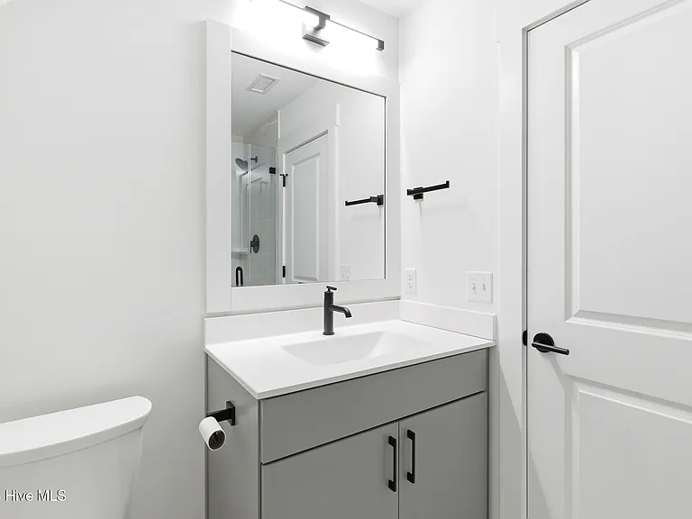 213 Myrtle Ave — Photo 42