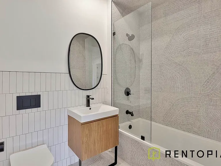 426 Tompkins Ave #4B — Photo 7
