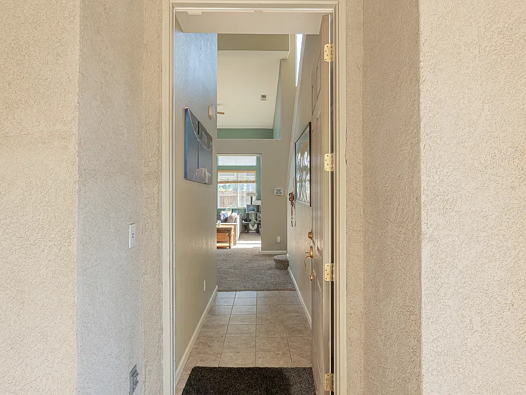 1739 W Castoro Way — Photo 3