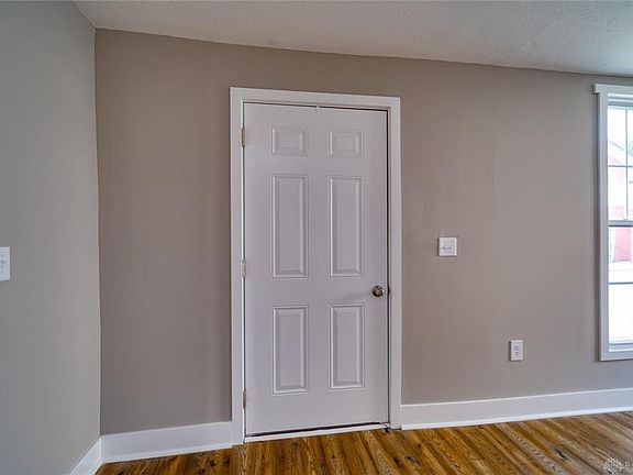 5th image of 146 E Center St