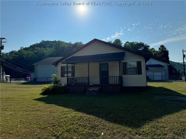 47 Long Fork Rd, Pecks Mill, WV 25547