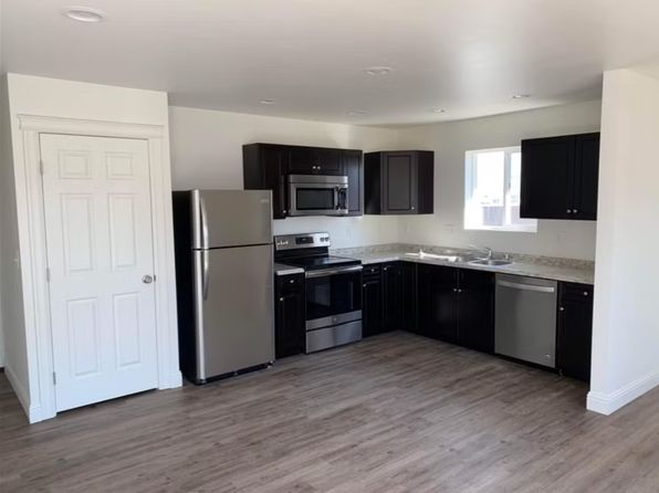 322-324 E 7th St