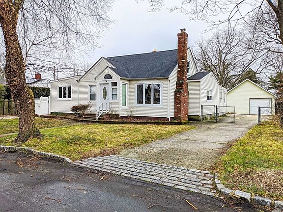 2nd image of 76 Westwood Ave