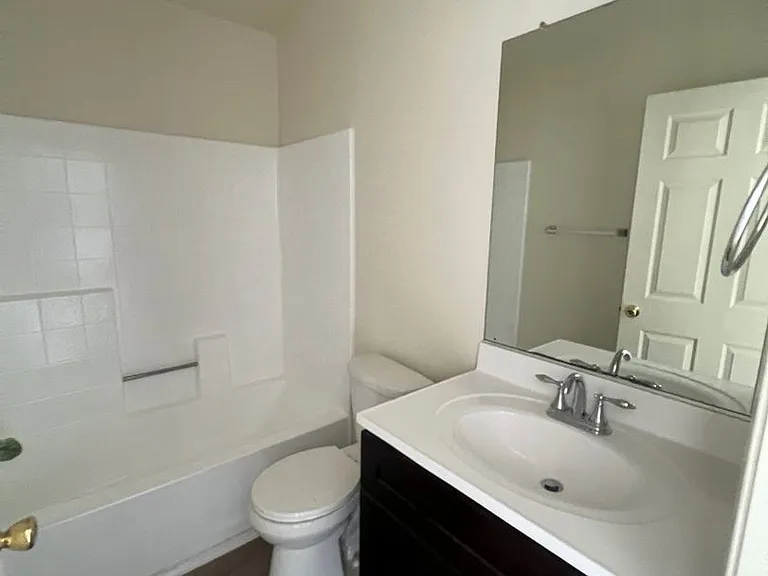 8541 Foothill Blvd., Sunland — Photo 28