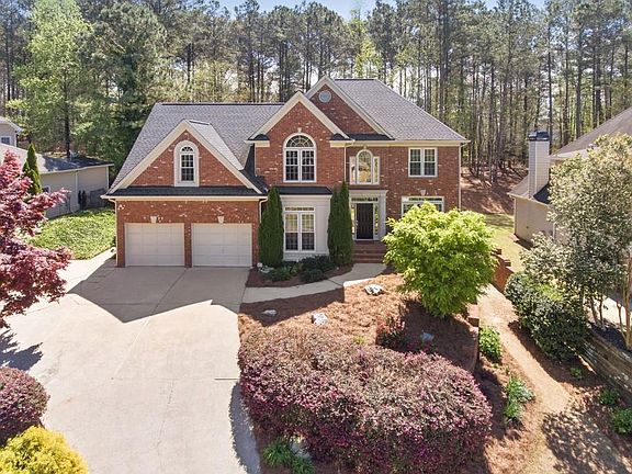 2nd image of 544 Fairway Dr