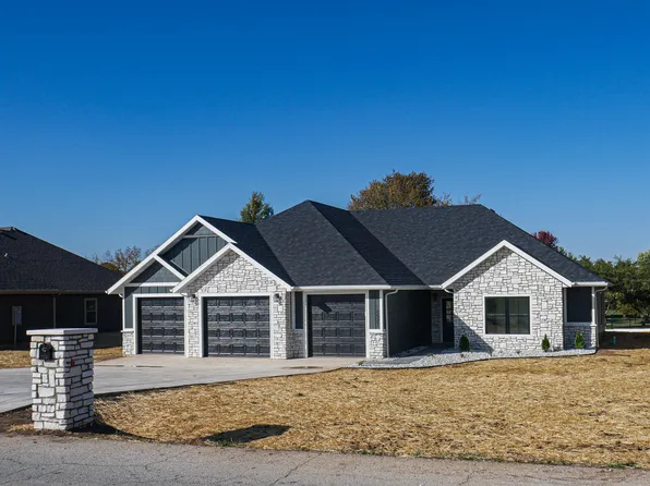 1521 W Jones Street, Bolivar, MO 65613