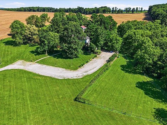 3rd image of 26367 Danville Amity Rd