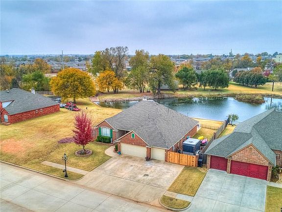 2nd image of 1704 Parkway Dr