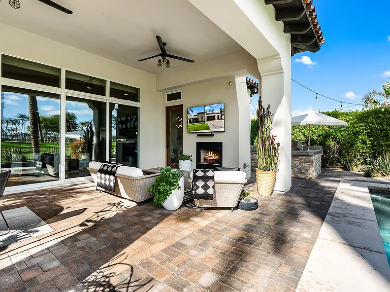56738 Palms Dr — Photo 36