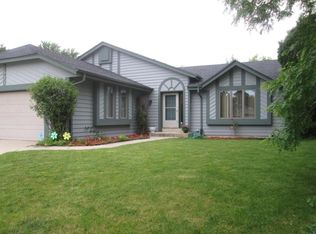 7530 Francis Ct E, Franklin, WI 53132