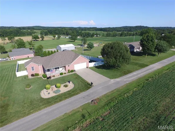 131 Stone Creek Dr, Cape Girardeau, MO 63701