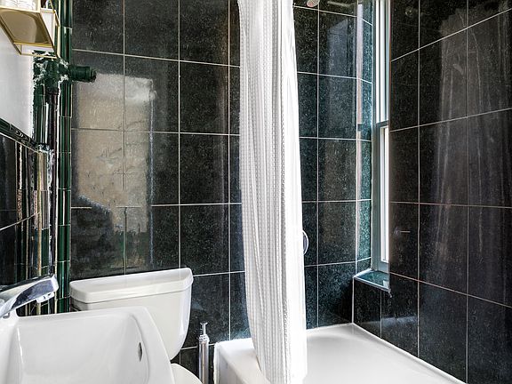 4th image of 91 Charles St APT 4W