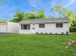 4 Dixie Dr, Fenton, MO 63026