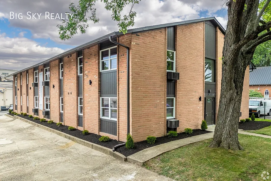 Brand New Creekside Apartments - Newly Renovated — Photo 2