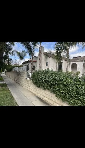 101 N La Peer Dr — Photo 9