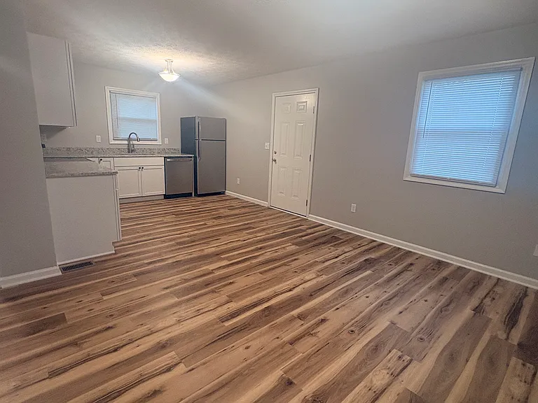 117 E Kentucky Ave — Photo 5