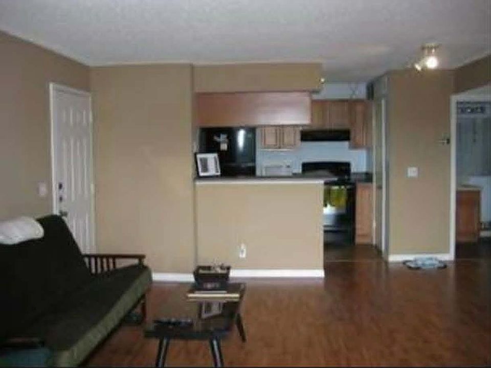 1st image of 305 Lakepointe Dr Unit 304