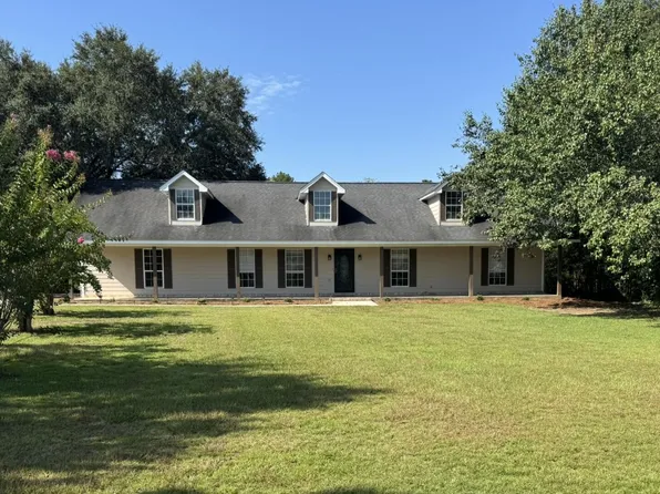 4769 Sheffield Dr, Marianna, FL 32446