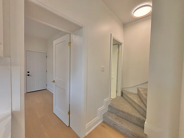 24 Ashley St — Photo 14
