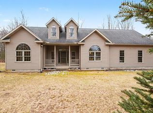1522 Kingfisher Cir, Alger, MI
