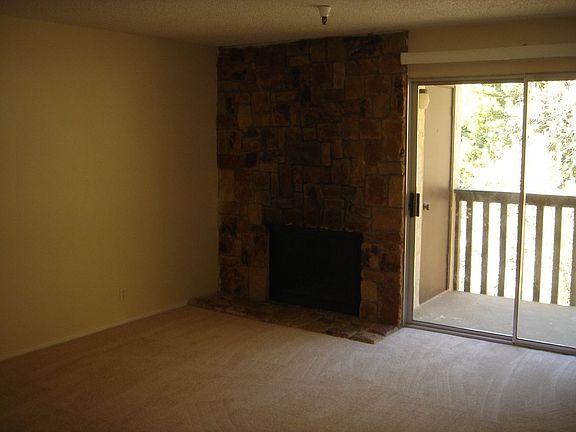 LR/Fireplace