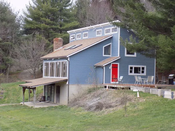 718 Barr Rd, Sayre, PA 18840