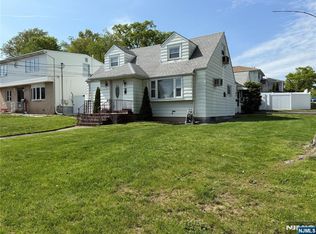 65 Hamilton Ave, Elmwood Park, NJ 07407