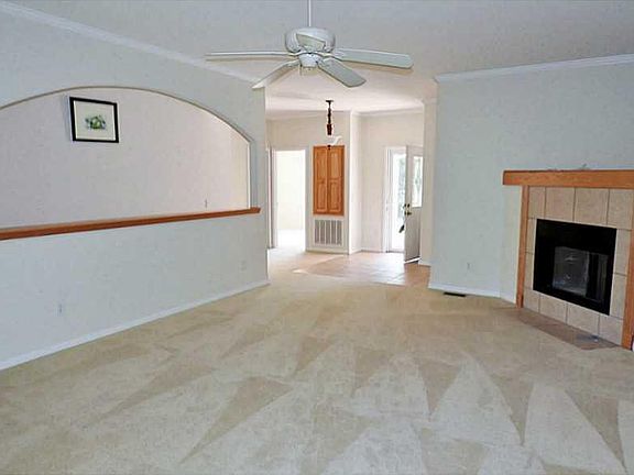 4th image of 13 Brittany Ln