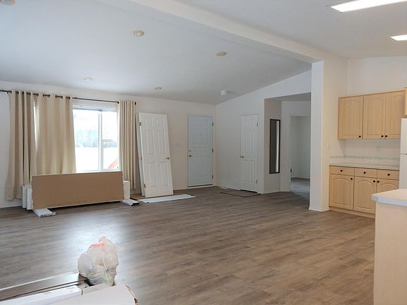 3rd image of 217 Whitetail Dr