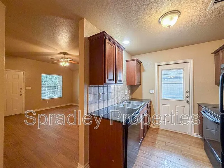 208 Andy Ln #A — Photo 3