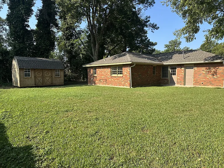 113 Lori Streetprattville — Photo 32