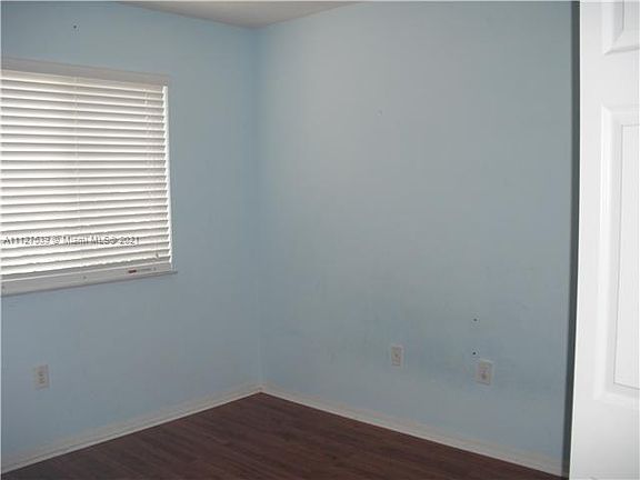 4th image of 3042 SE 15th Ave #3042