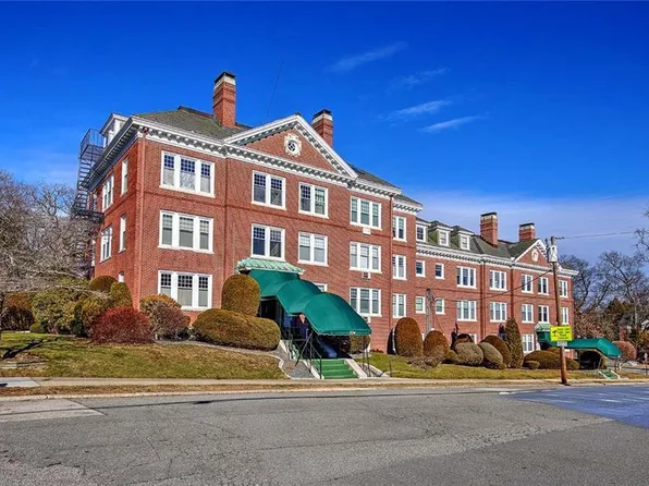 242 President Ave APT 11, Providence, RI 02906