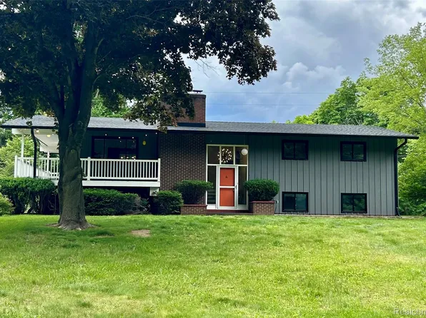 7333 Toma Rd, Dexter, MI 48130
