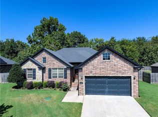 1906 Quinlan Ave, Lowell, AR 72745