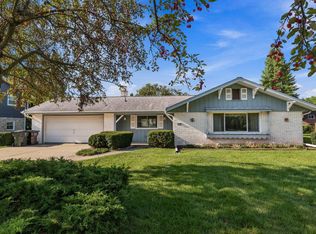 12945 W Brentwood DRIVE, New Berlin, WI 53151