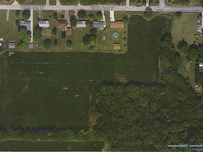 1st image of 118 Avenue W