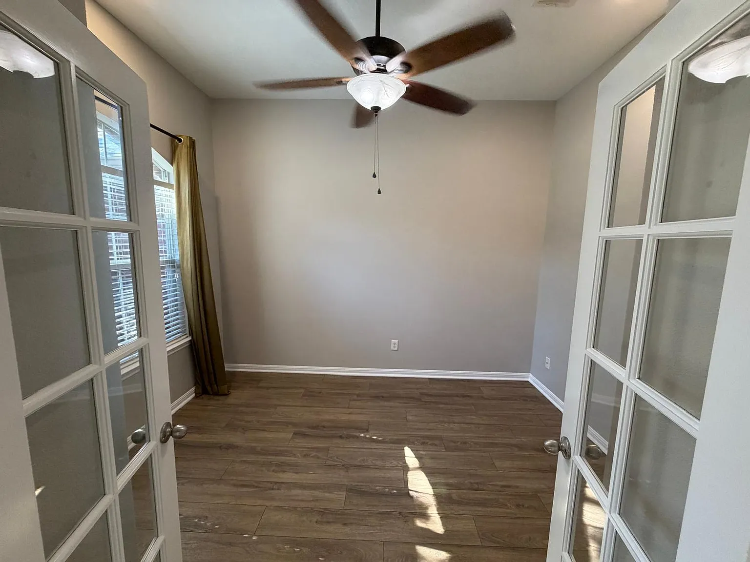 4 bed, 2192 sqft, $2,500 — Photo 3