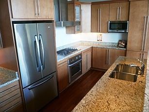 Kitchen - loaded with upgrades!