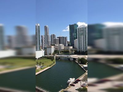 690 SW 1st Ct #PENTHOUSE I18, Miami, FL, 33130