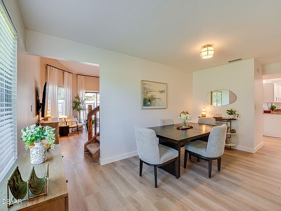 2nd image of 27 Wildwood Trl