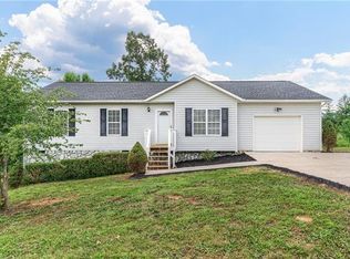 5887 Sparrow Dr, Granite Falls, NC 28630