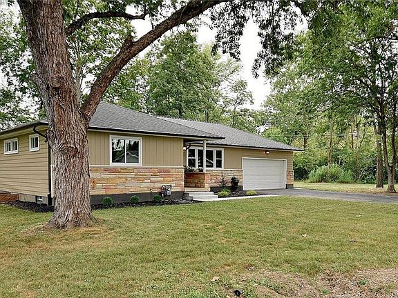 2nd image of 52 Hale Ln